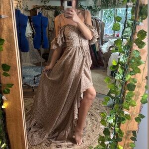 Reclamation Poetry in Beige Floral